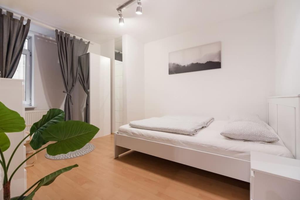 Spacious Central Apartment Виена Екстериор снимка