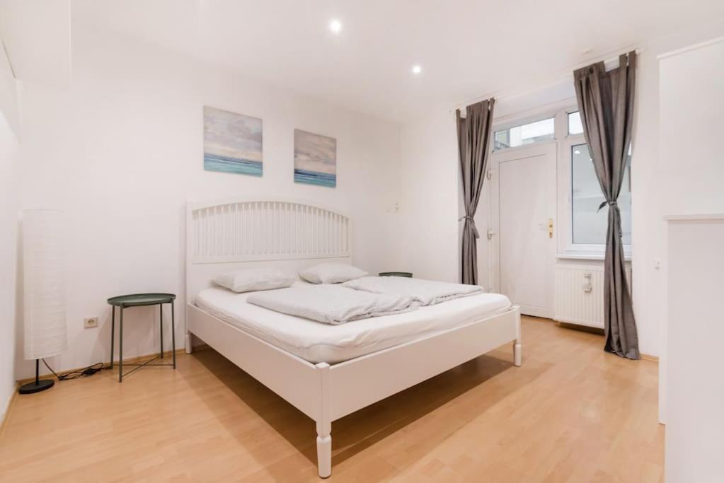 Spacious Central Apartment Виена Екстериор снимка